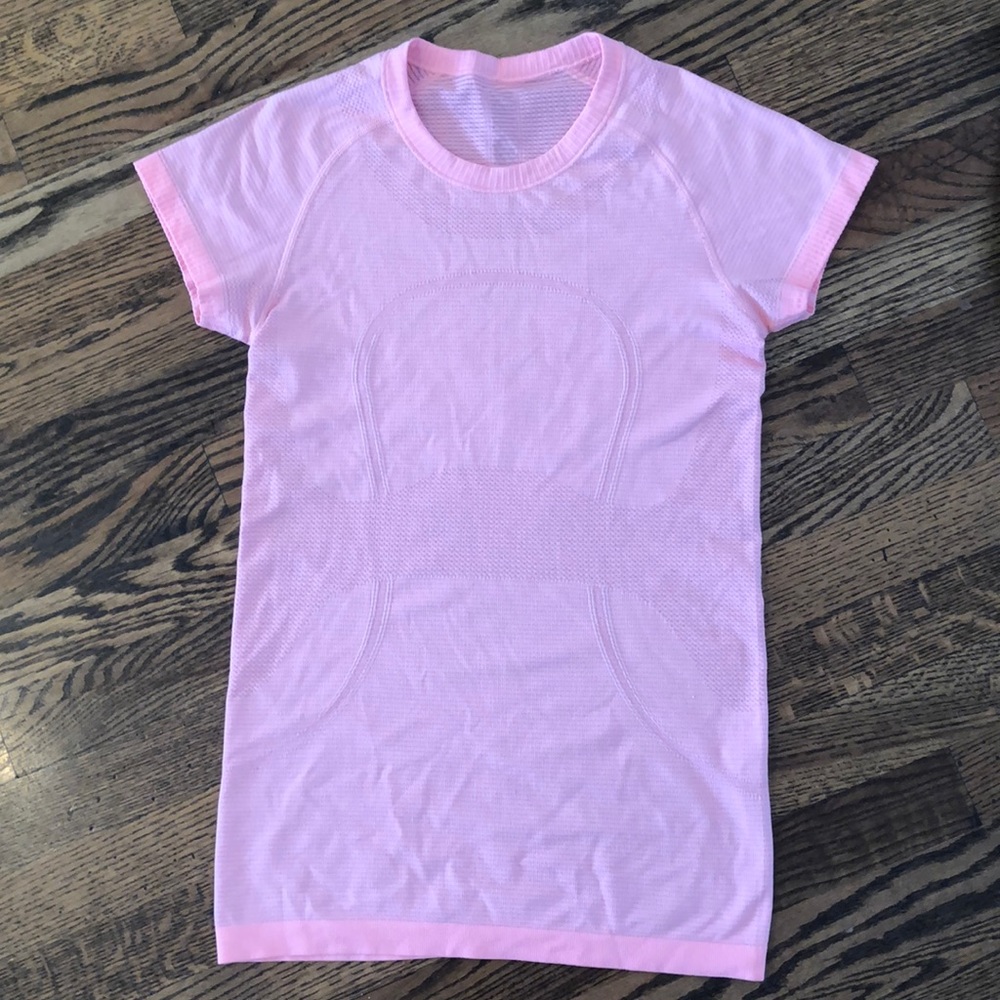 Lululemon swiftly tech shortsleeved crew 6 used